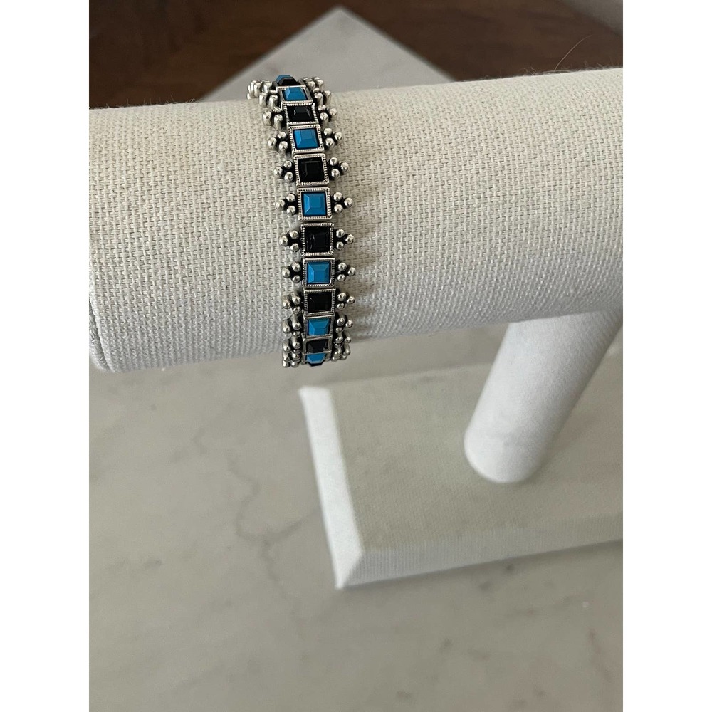 Vintage Black faux turquoise silver tone stretch bracelet - Picture 8 of 9